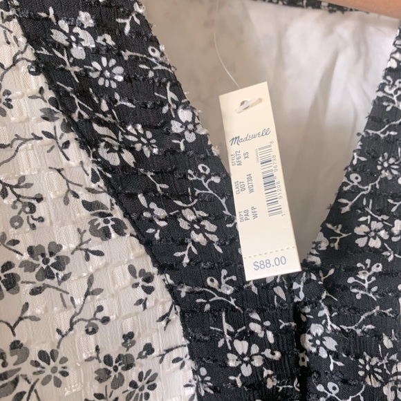 Madewell V-neck Peplum Top in Clipdot Branch - Picture 5 of 5